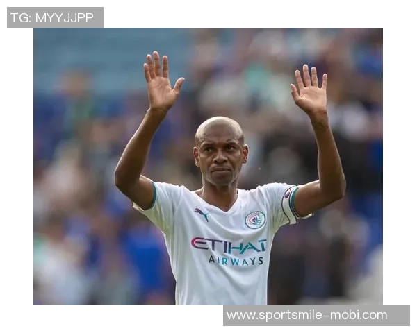 曼城官方向费尔南迪尼奥致敬九年辉煌岁月祝愿未来一切顺利